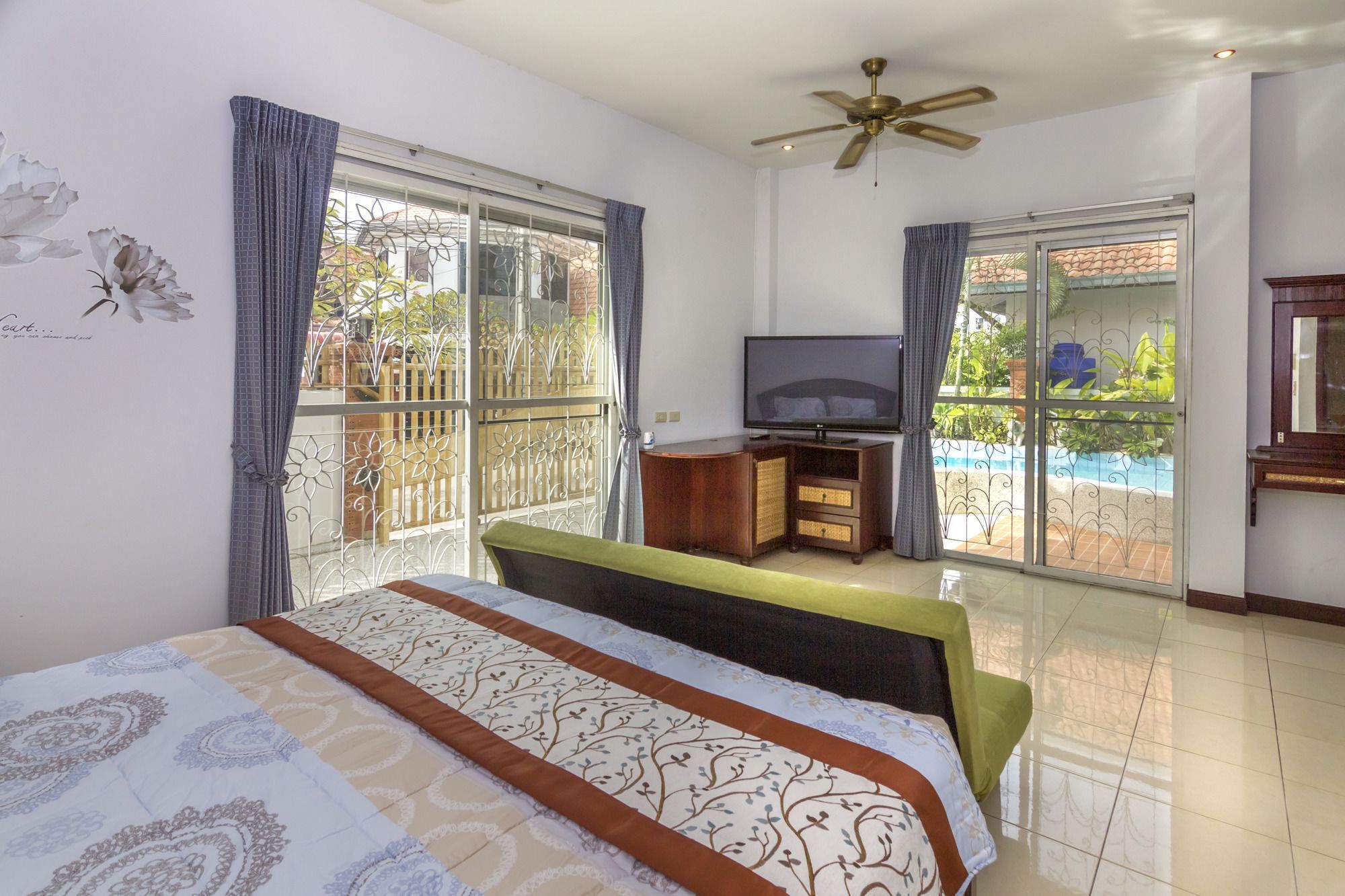 Nowhere Villa Pluto Pattaya Exterior photo